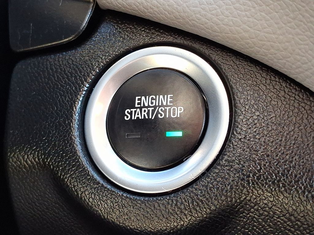 used 2022 Chevrolet Equinox car, priced at $20,995