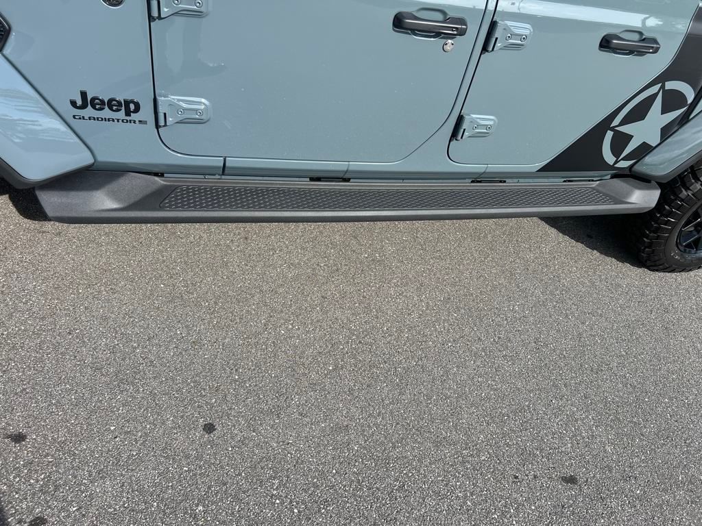new 2025 Jeep Gladiator car, priced at $46,990