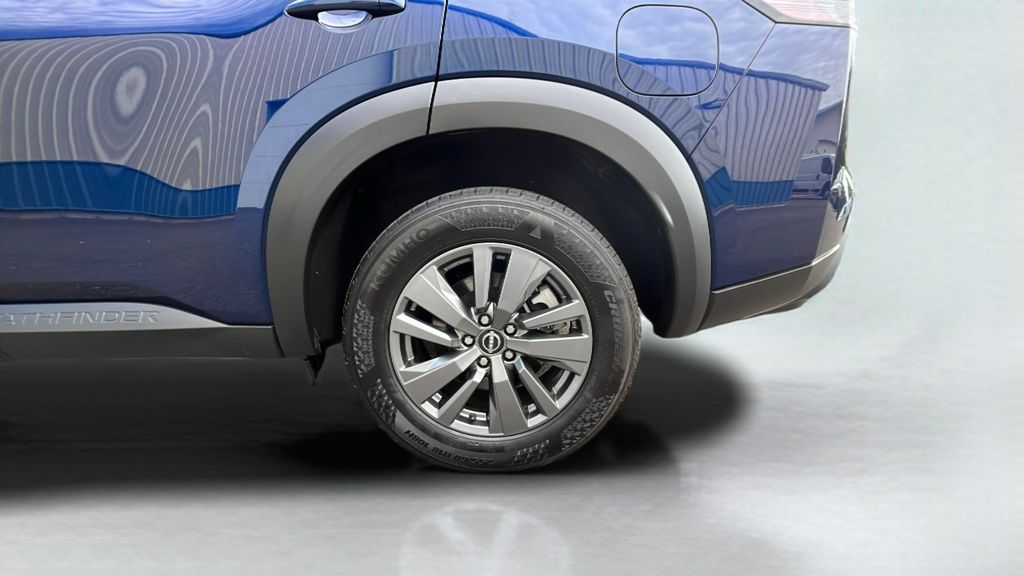 used 2024 Nissan Pathfinder car, priced at $30,900