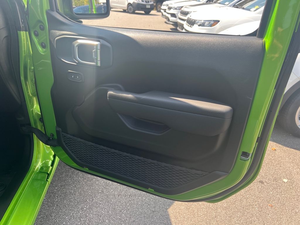 new 2025 Jeep Wrangler car, priced at $47,990
