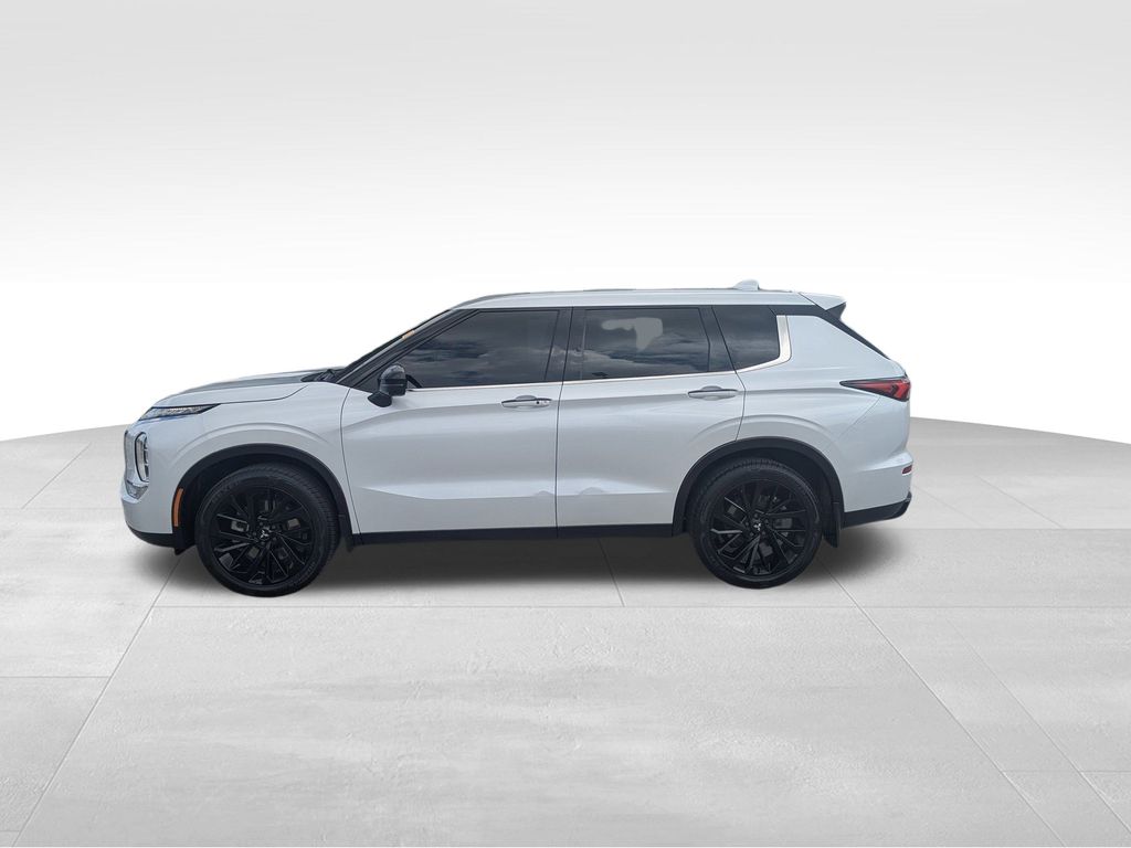 used 2023 Mitsubishi Outlander car, priced at $24,521