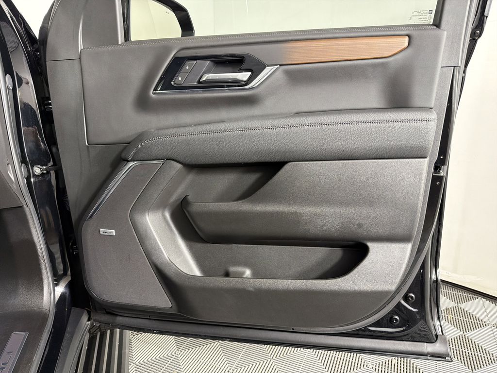 used 2025 GMC Yukon XL car, priced at $83,990