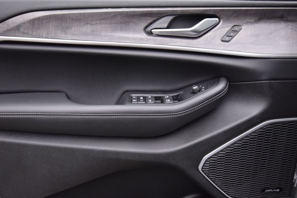 new 2025 Jeep Grand Cherokee car, priced at $55,829