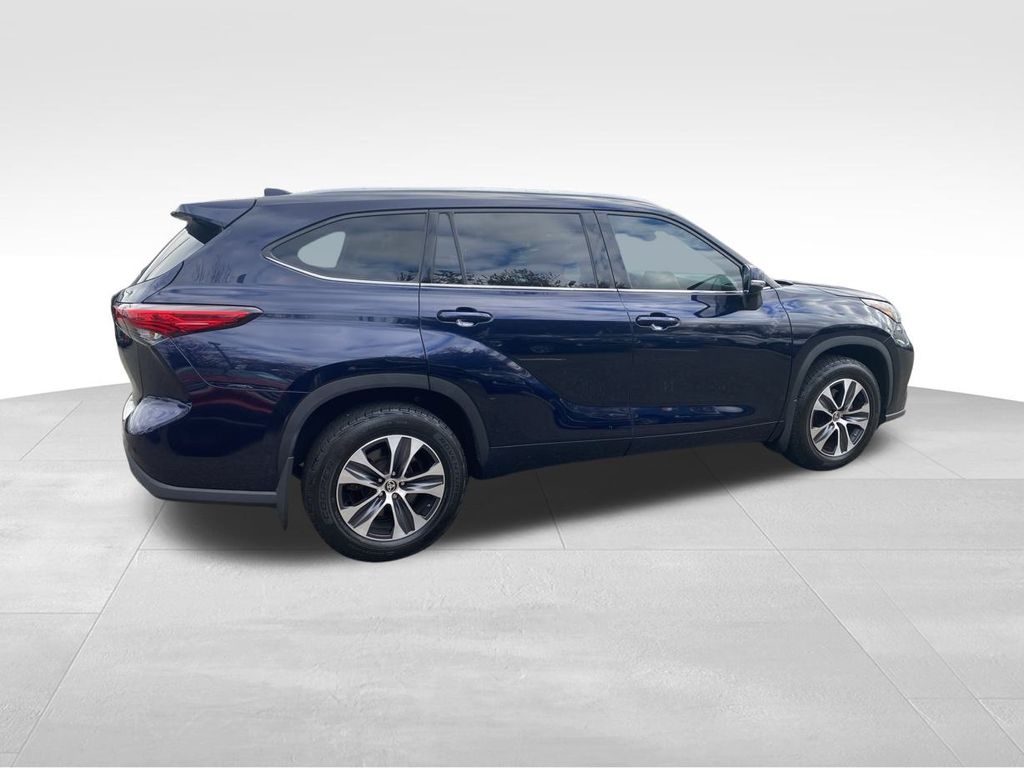 used 2020 Toyota Highlander car, priced at $28,950