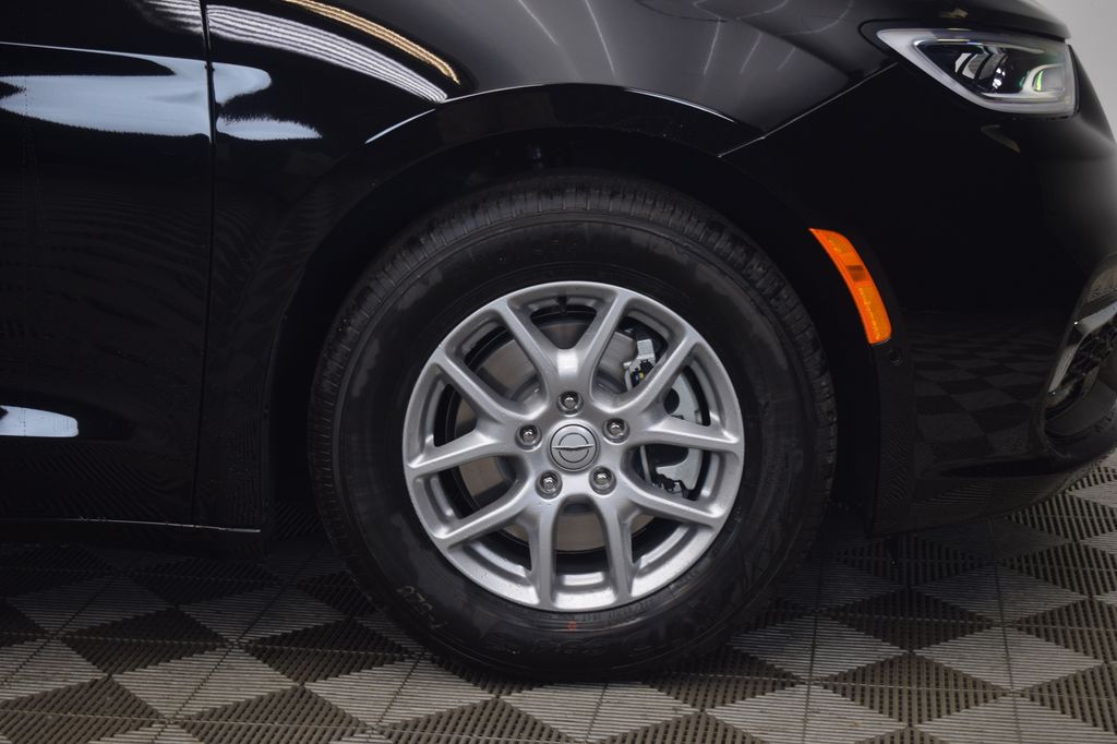new 2026 Chrysler Pacifica car, priced at $45,492