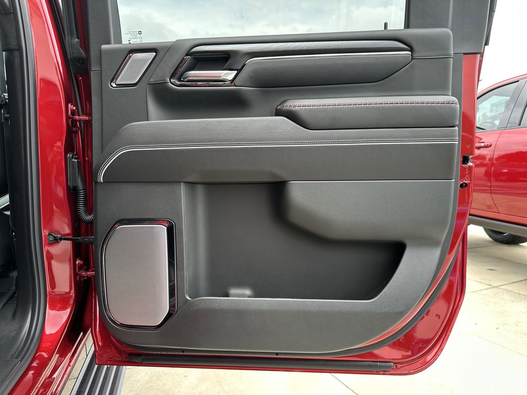 new 2025 GMC Sierra 2500HD car, priced at $93,136