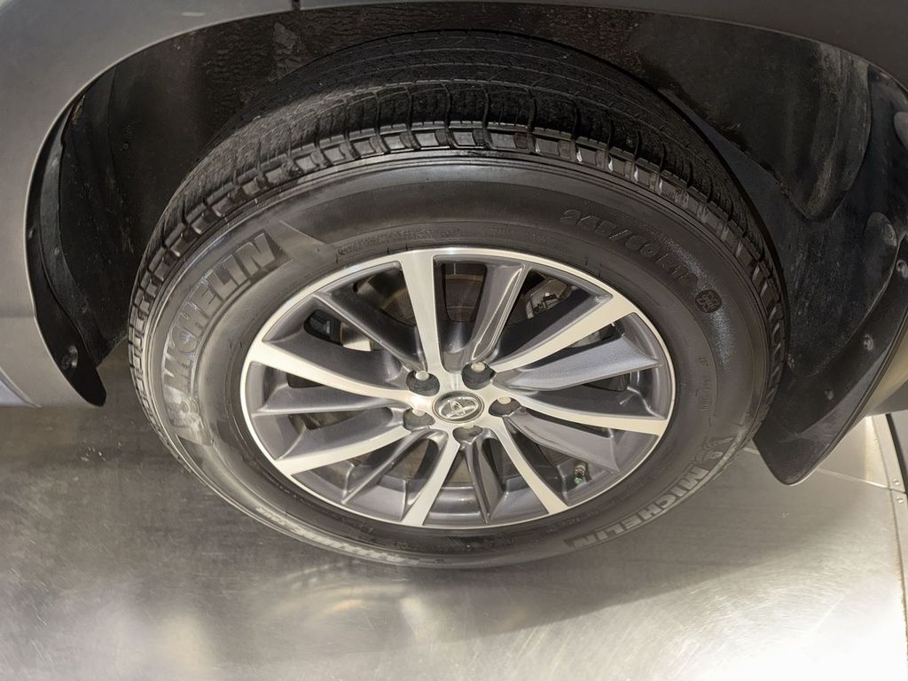 used 2018 Toyota Highlander car, priced at $23,700