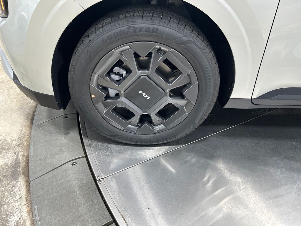 new 2026 Kia Carnival Hybrid car, priced at $43,570