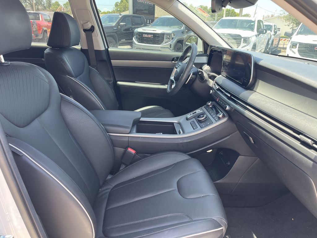 used 2024 Hyundai Palisade car, priced at $36,992