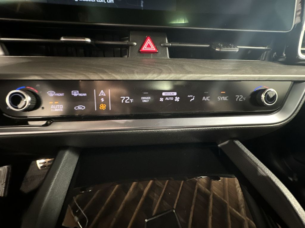new 2025 Kia Sportage Plug-In Hybrid car, priced at $45,506
