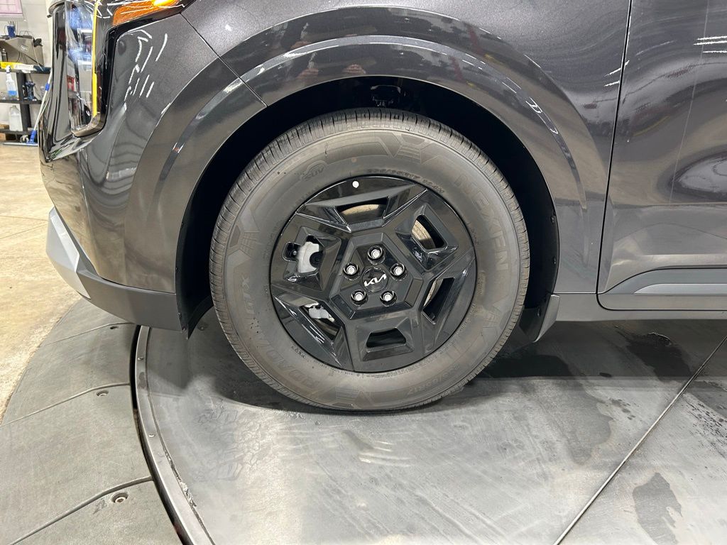 new 2026 Kia Carnival car, priced at $39,027