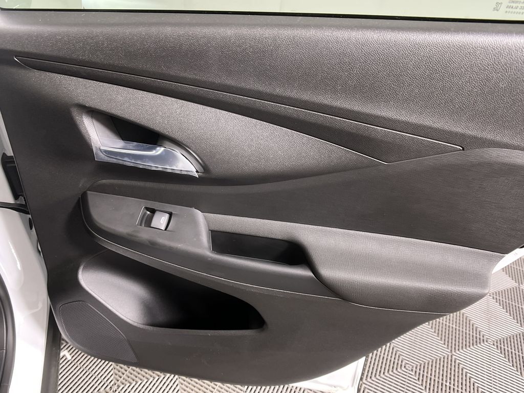 new 2025 Buick Envista car, priced at $25,190