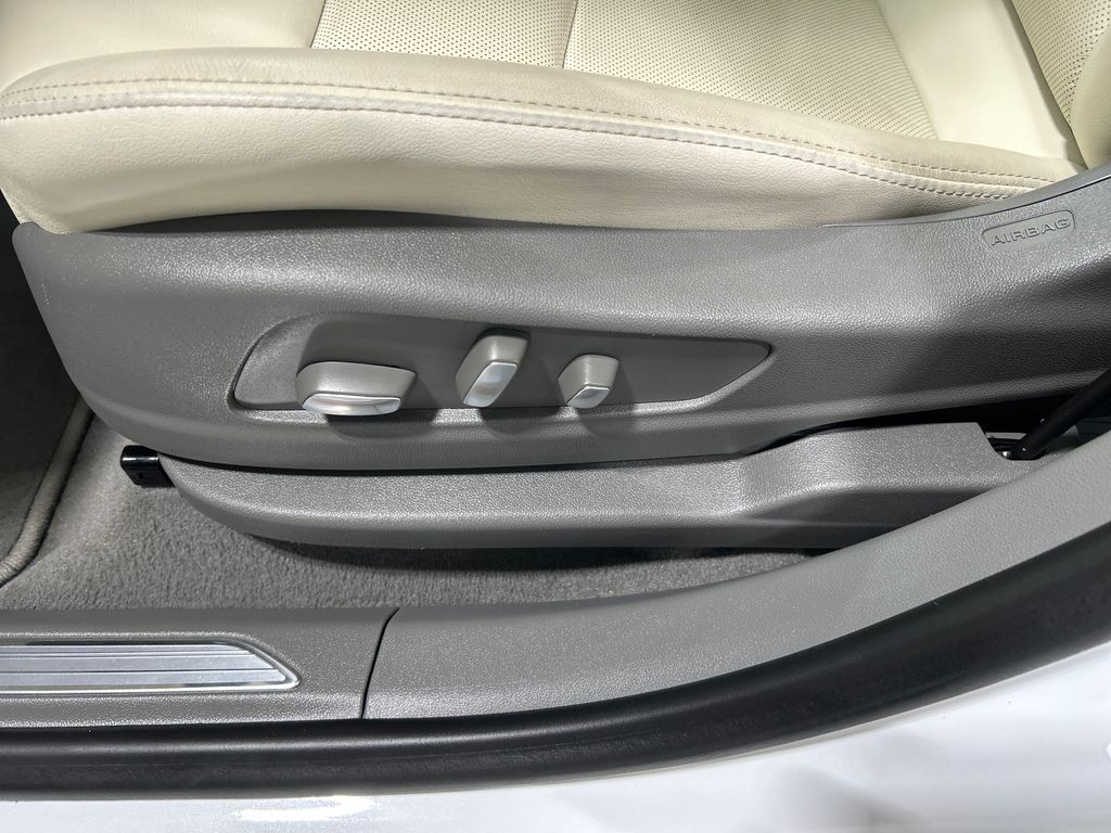 used 2020 Cadillac XT5 car, priced at $29,969