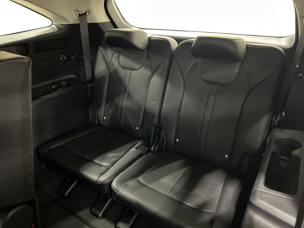 new 2025 Kia Sorento car, priced at $36,259