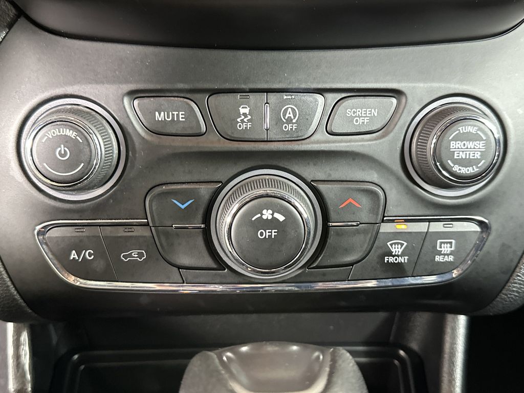 used 2019 Jeep Cherokee car, priced at $15,579