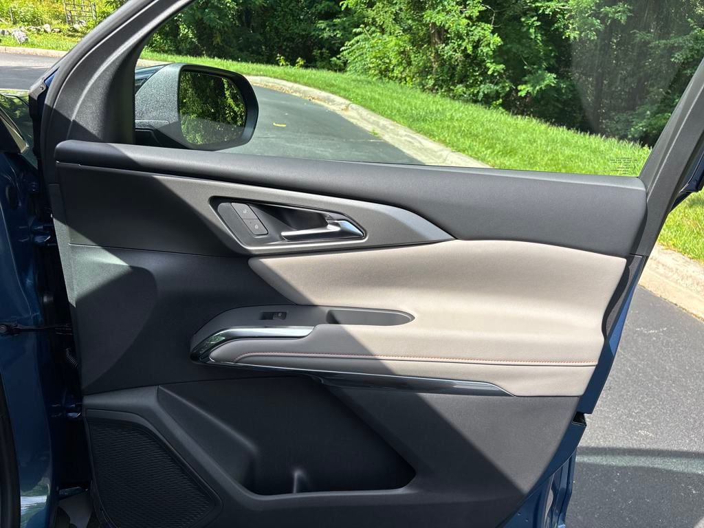 new 2025 Chevrolet Traverse car, priced at $44,695