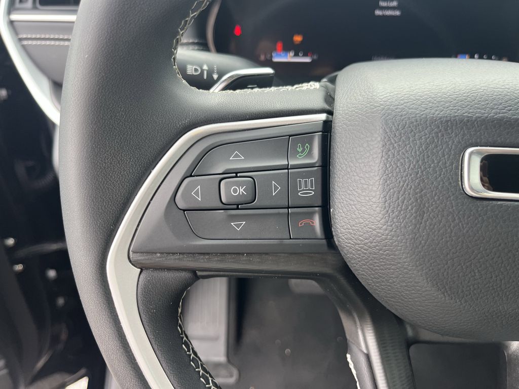 used 2024 Jeep Grand Cherokee car, priced at $29,795