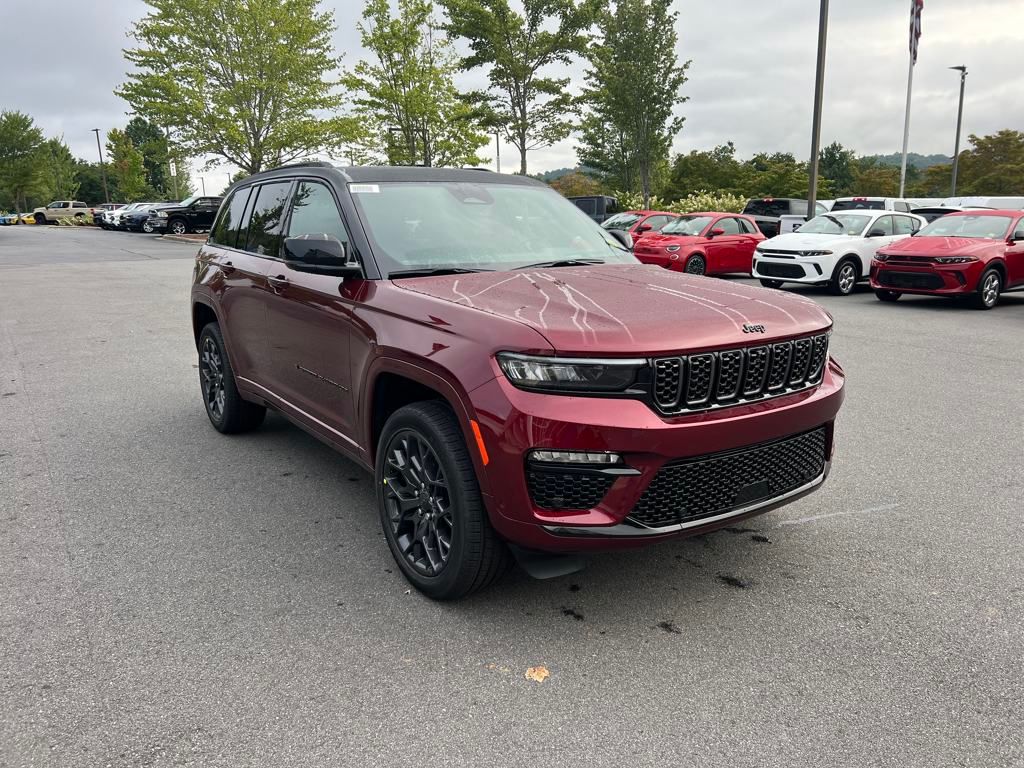 new 2025 Jeep Grand Cherokee car, priced at $65,990