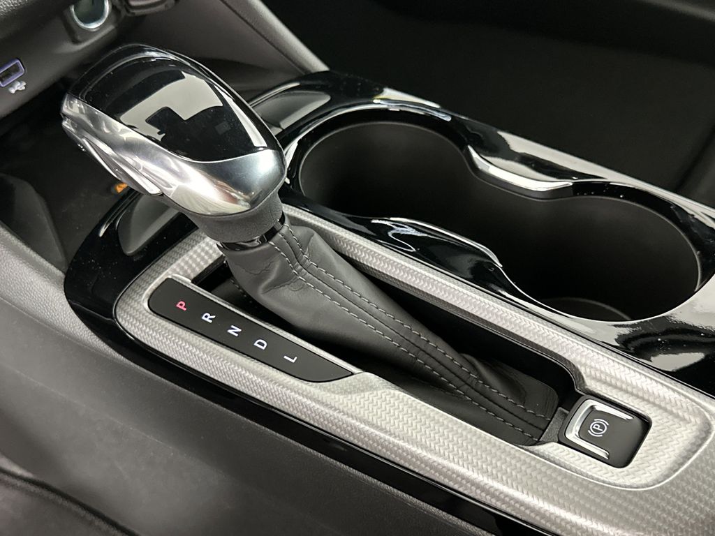 new 2025 Buick Envista car, priced at $31,085