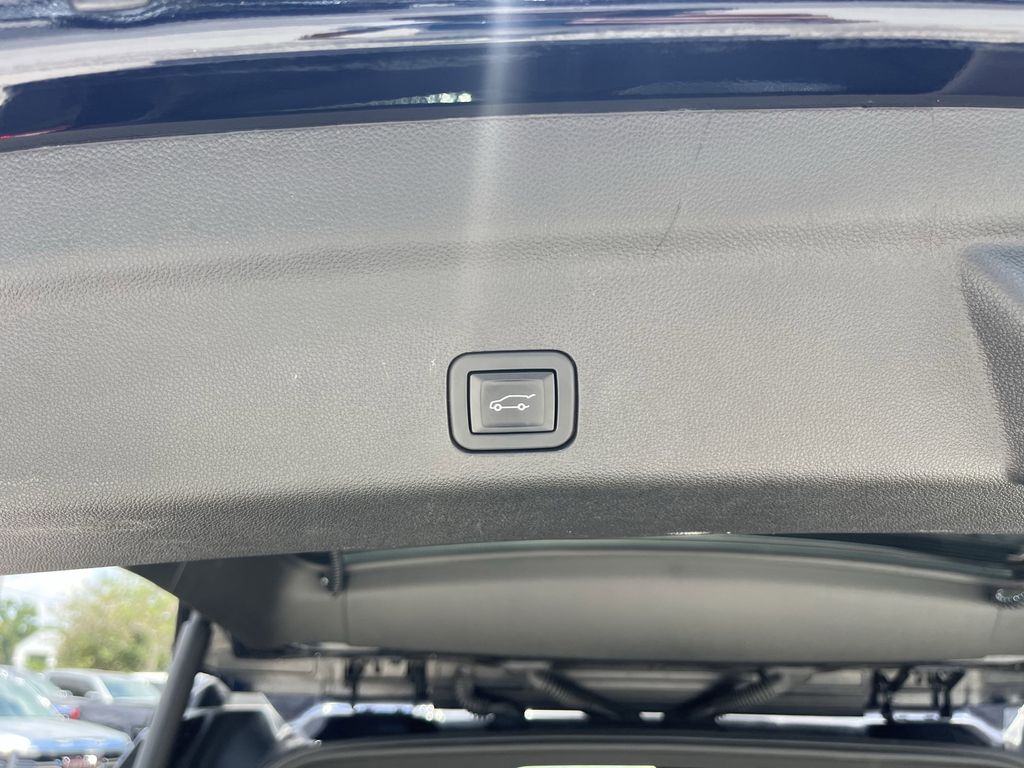 used 2022 GMC Yukon car, priced at $62,993