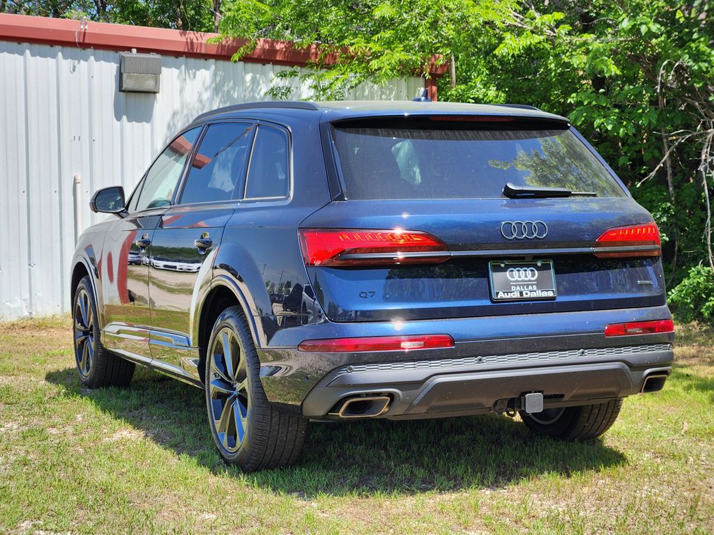 new 2025 Audi Q7 car, priced at $77,840