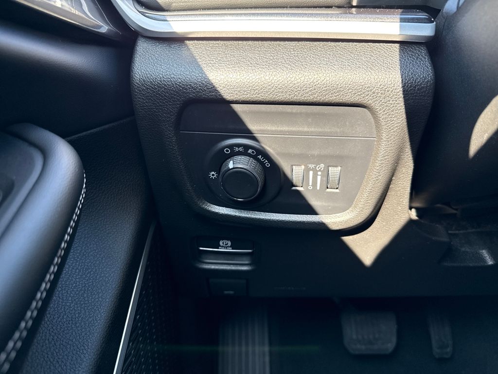 used 2022 Jeep Grand Cherokee L car, priced at $29,400