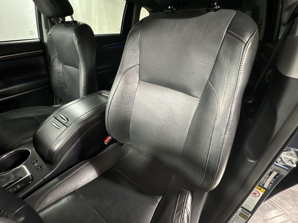 used 2016 Toyota Highlander car, priced at $19,458