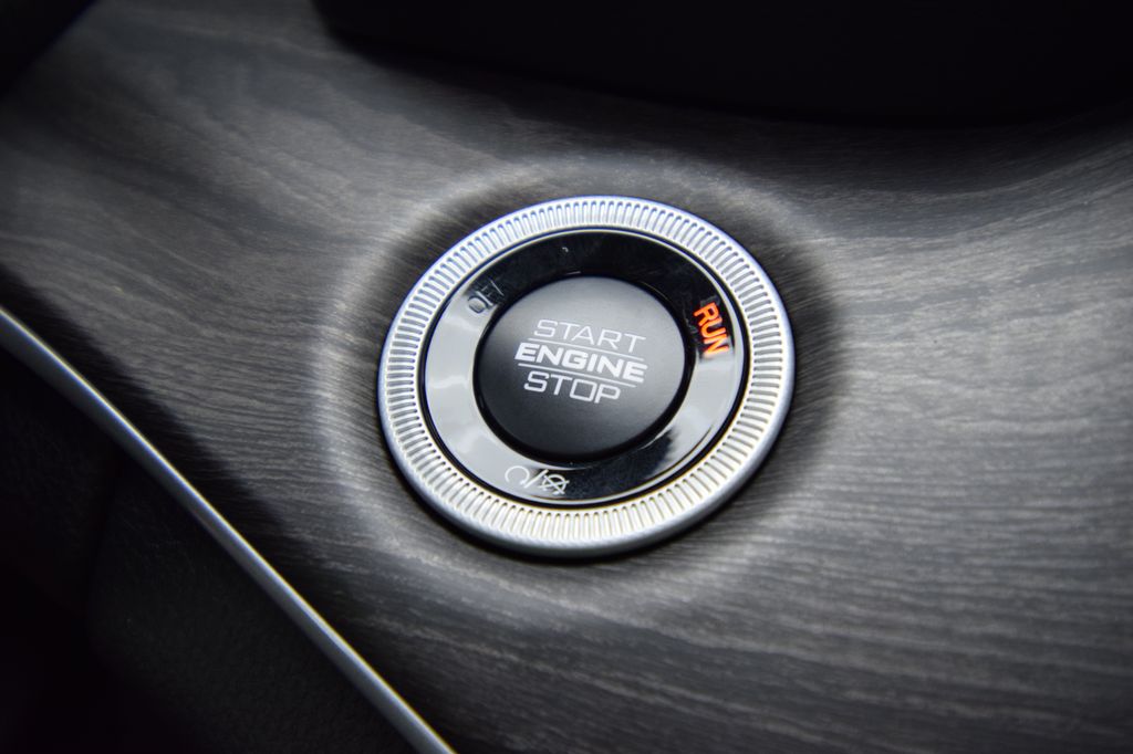 new 2025 Jeep Grand Cherokee car, priced at $51,480