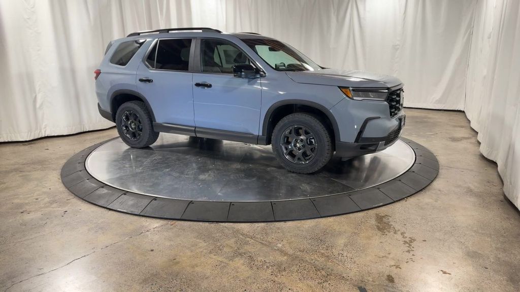 new 2025 Honda Pilot car, priced at $51,305