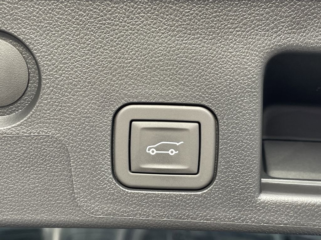 new 2026 Chevrolet Equinox car, priced at $32,900