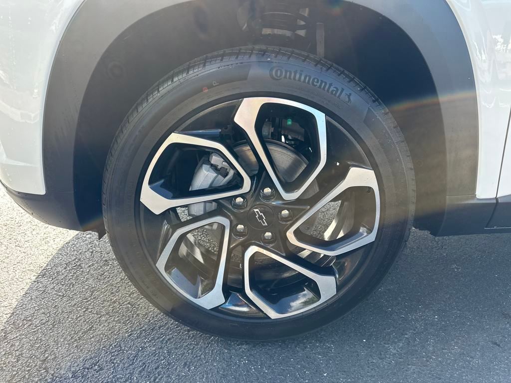 new 2025 Chevrolet Trax car, priced at $25,895