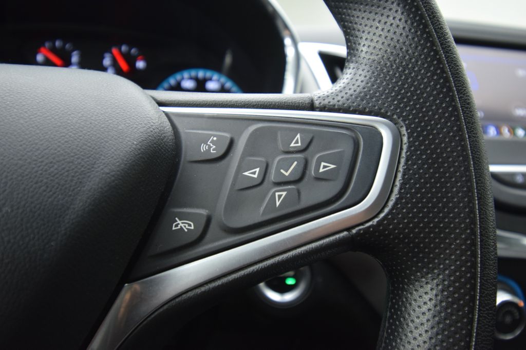 used 2022 Chevrolet Equinox car, priced at $20,300
