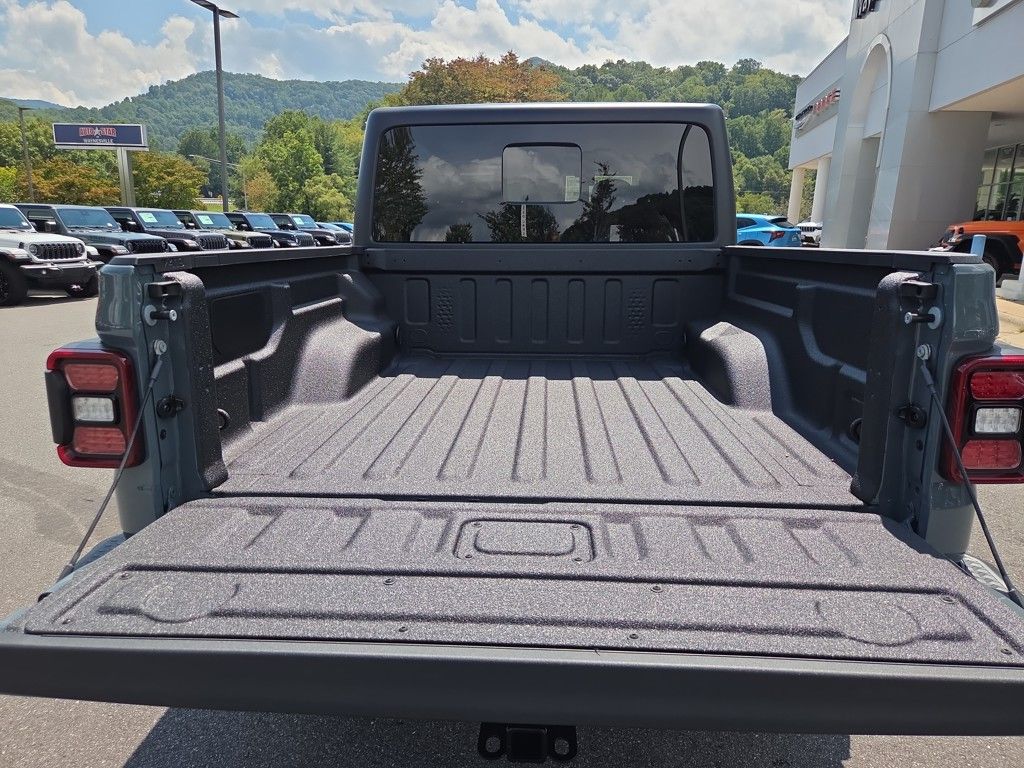 new 2025 Jeep Gladiator car, priced at $47,641