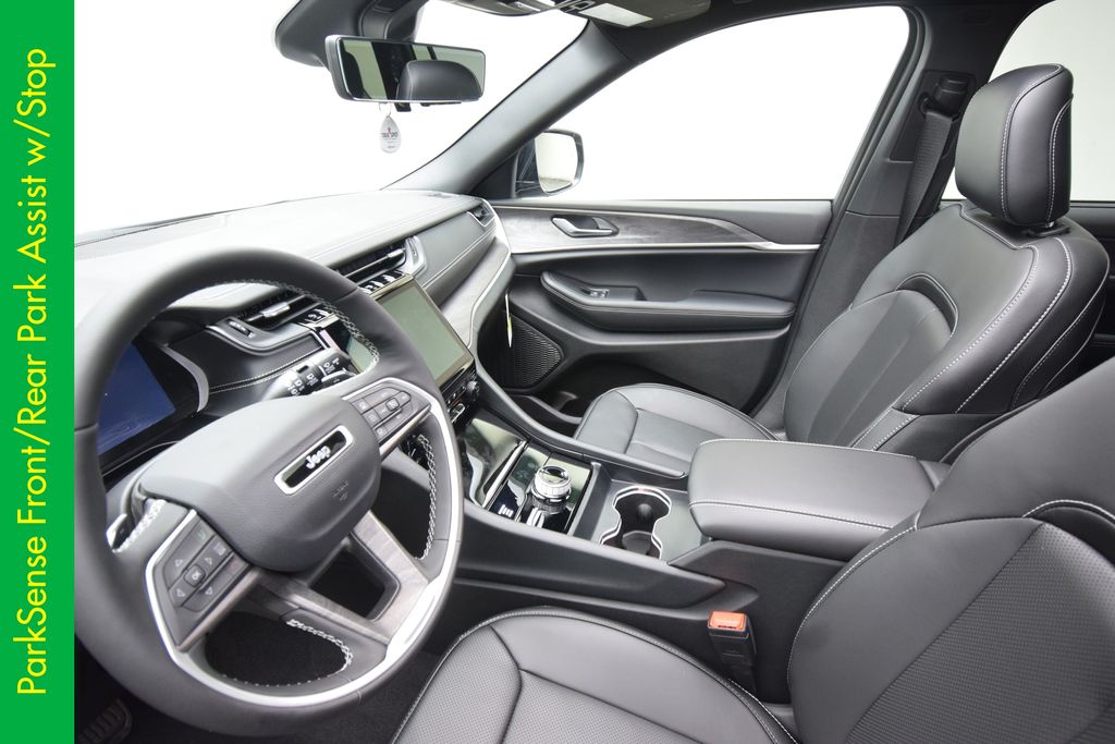 new 2025 Jeep Grand Cherokee L car, priced at $45,752