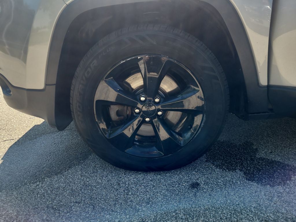 used 2016 Jeep Cherokee car, priced at $12,502