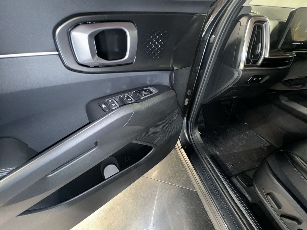 new 2025 Kia Sorento Hybrid car, priced at $42,088