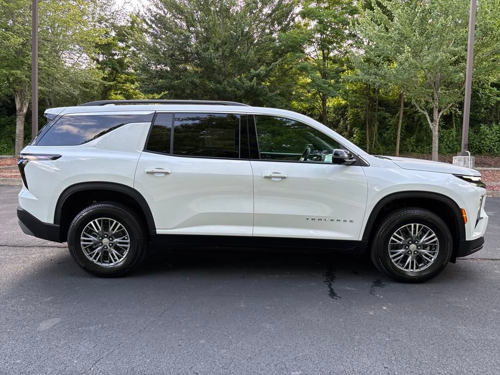 new 2025 Chevrolet Traverse car, priced at $44,695