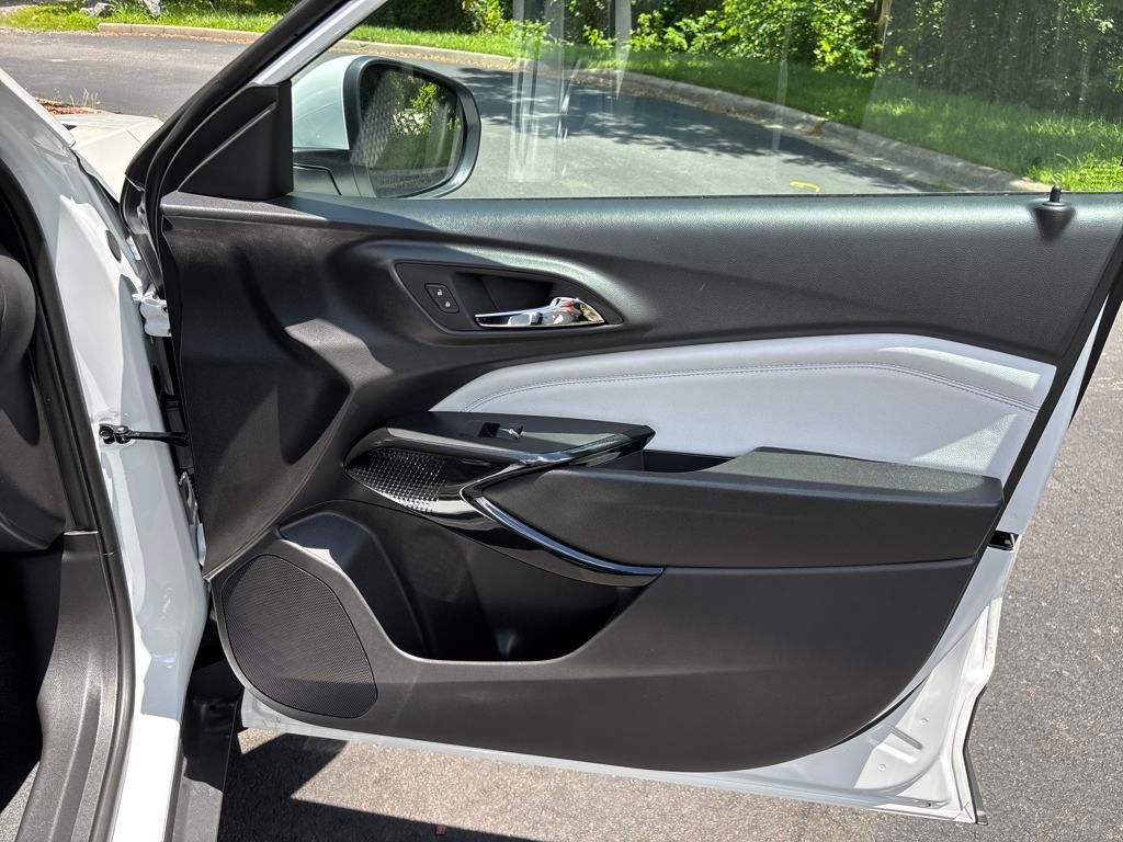 new 2025 Chevrolet Trax car, priced at $24,095