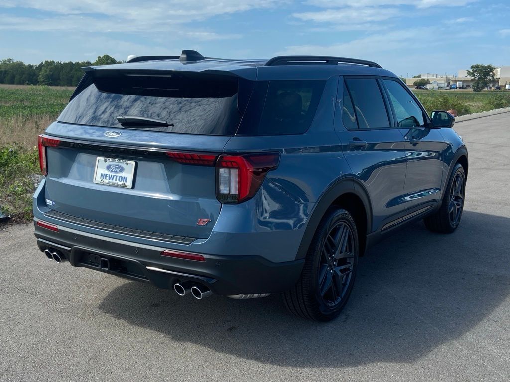 new 2025 Ford Explorer car