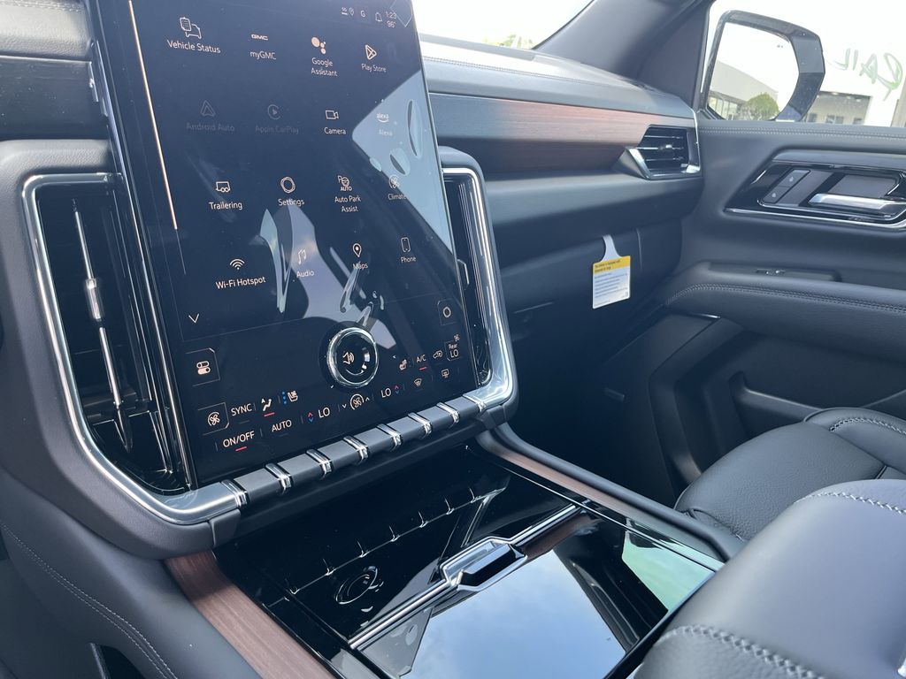 new 2025 GMC Yukon car, priced at $83,140