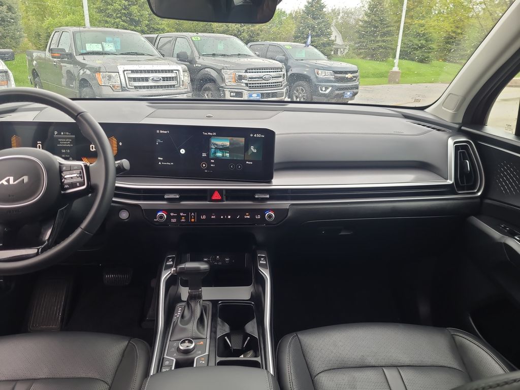 used 2024 Kia Sorento car, priced at $32,462