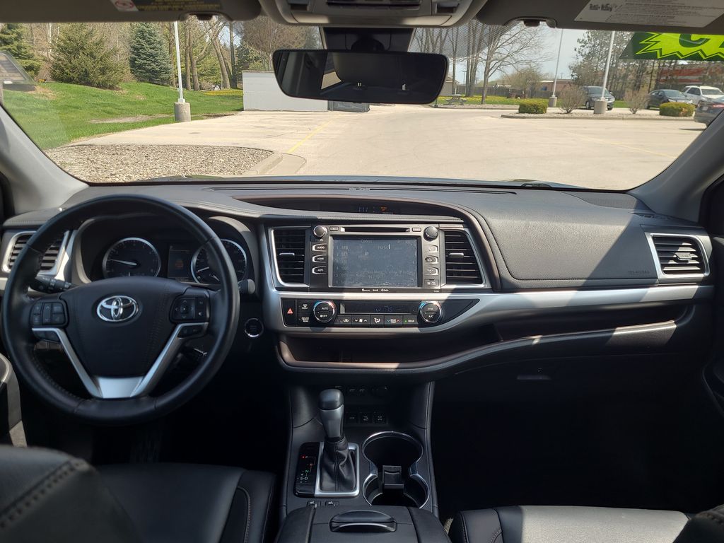 used 2019 Toyota Highlander car, priced at $29,986