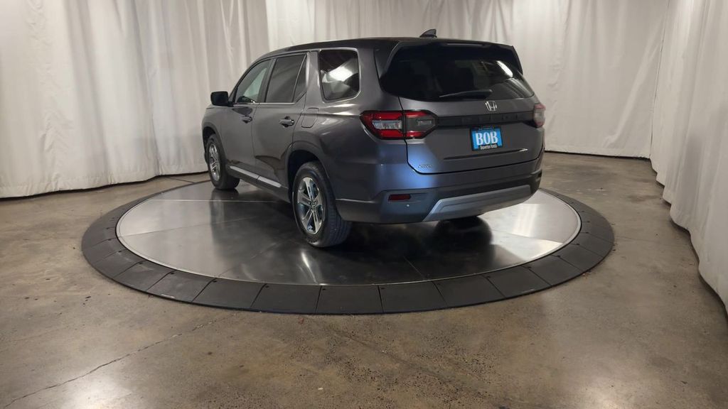 new 2025 Honda Pilot car, priced at $47,095