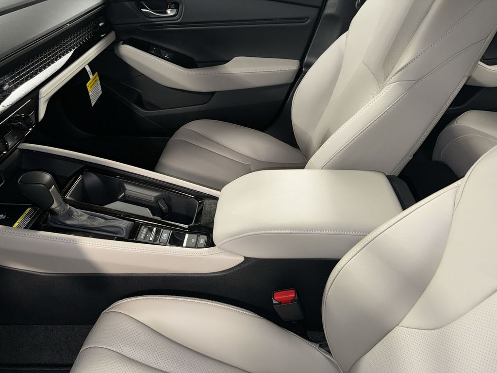 new 2025 Honda Accord Hybrid car, priced at $40,495