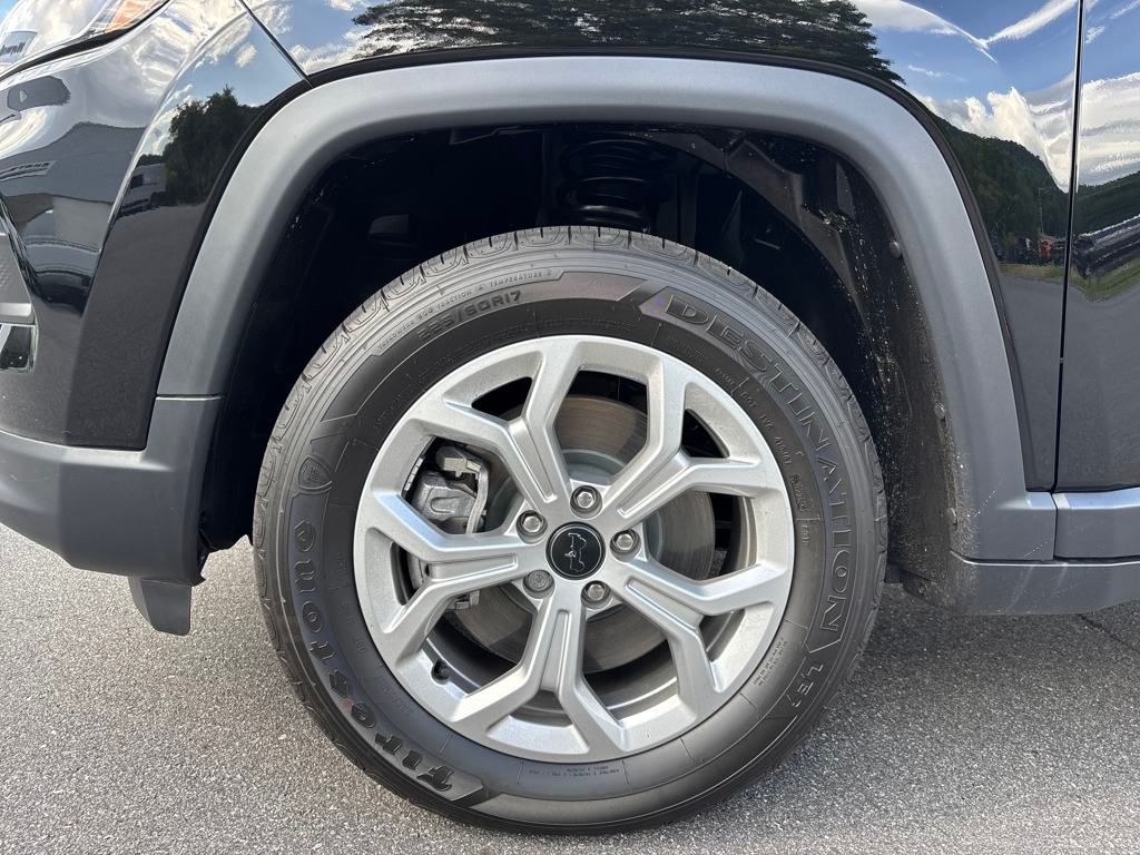 new 2025 Jeep Compass car, priced at $26,990