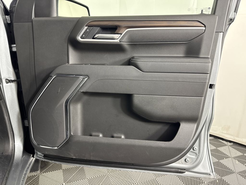 used 2025 GMC Sierra 1500 car, priced at $50,797