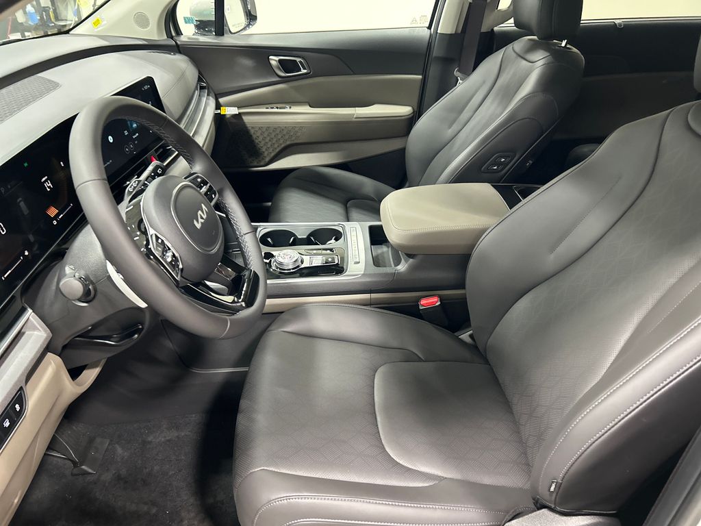 new 2026 Kia Carnival Hybrid car, priced at $43,570