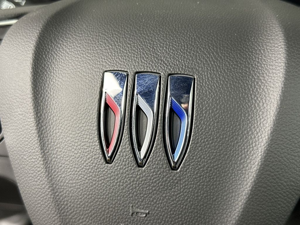 new 2025 Buick Envista car, priced at $29,570
