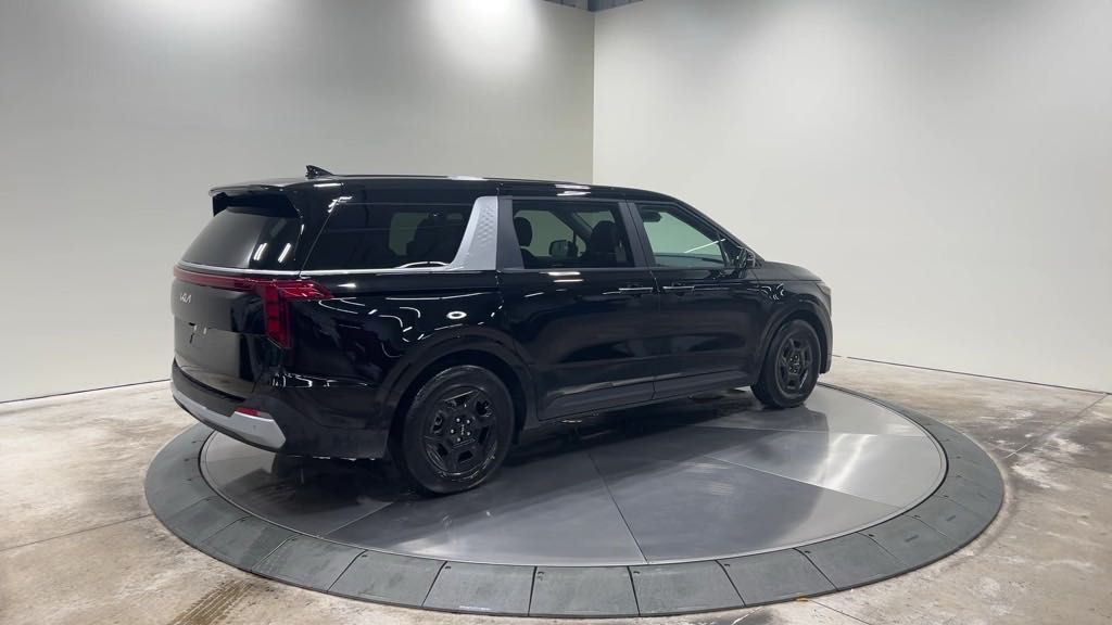 new 2025 Kia Carnival car, priced at $39,905