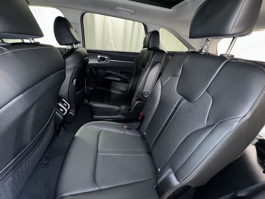new 2025 Kia Sorento car, priced at $45,775